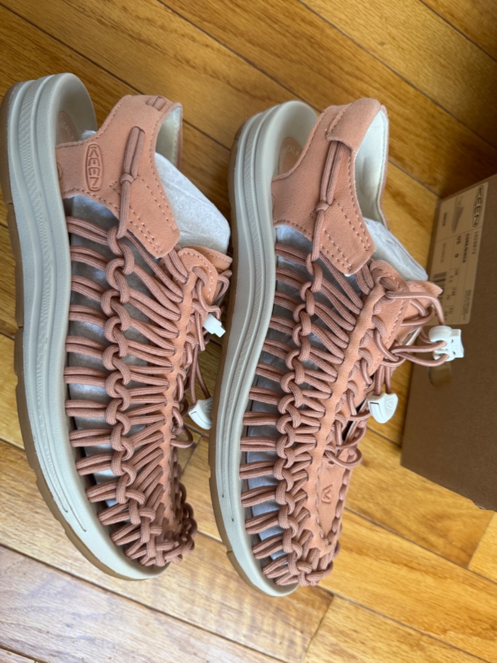 Women's UNEEK Sneaker Sandal - Picture 7 of 8